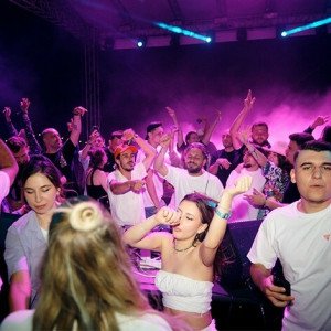 10% cashback din valoarea cumpărăturii la A E R by RASOVA