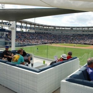 Experiență într-un lounge privat la New York Yankees 2024