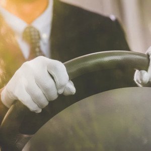 Drumul spre aeroport devine o experiență exclusivistă în sine, cu Visa Premium.