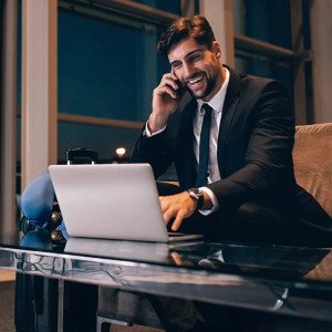 Acces în lounge-urile aeroporturilor din București și Timișoara.